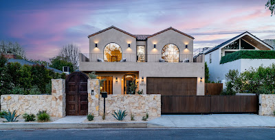 What is the Role of a General Contractor in Construction?